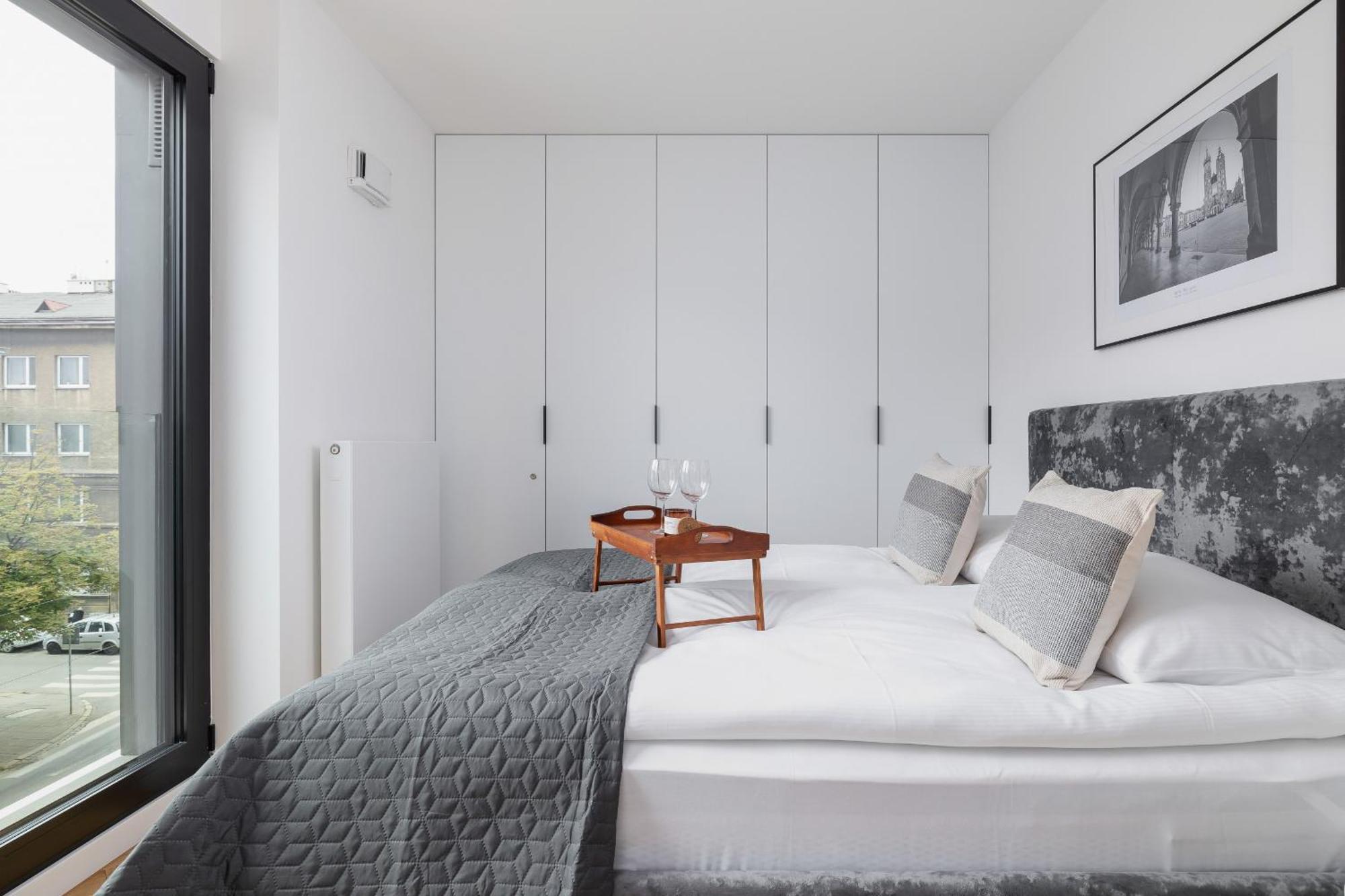 Lux Apartments Kosciuszki 39 With Parking By Renters Prestige Краков Экстерьер фото