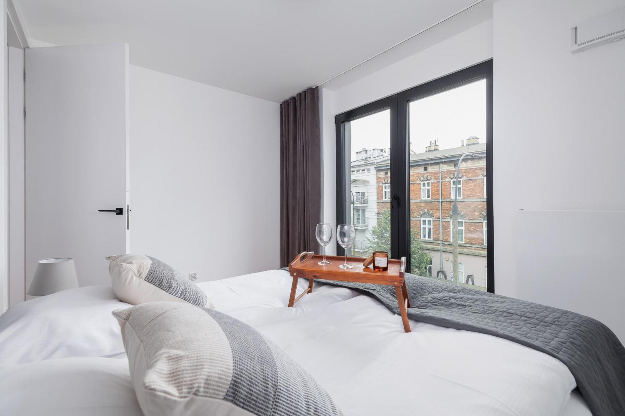 Lux Apartments Kosciuszki 39 With Parking By Renters Prestige Краков Экстерьер фото